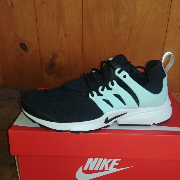 Nike Shoes - Women's Nike Presto